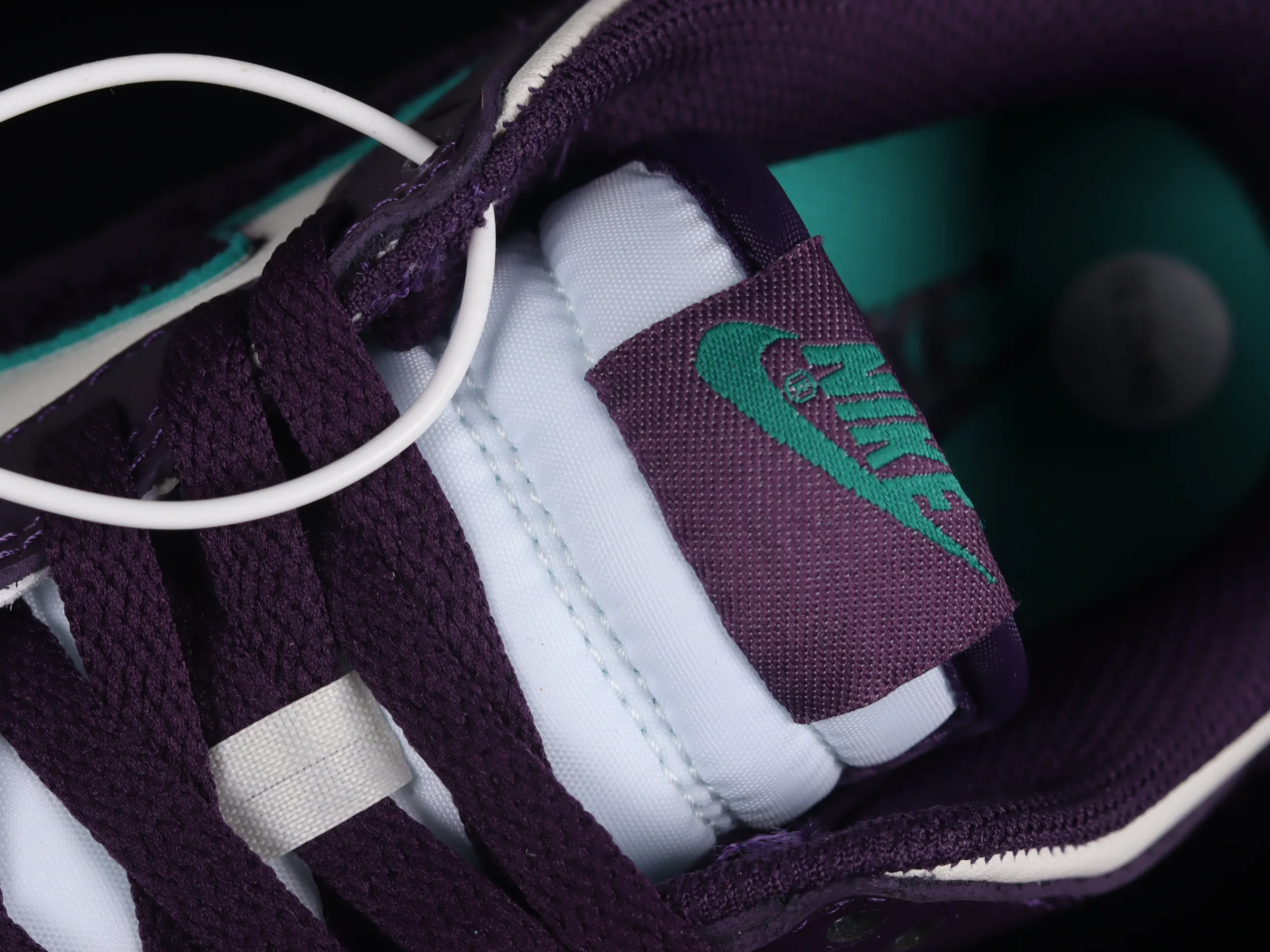 All categories Nk SB Dunk Series Nk SB Dunk Low low-top sneakers Cost-effective version Nk SB Dunk Low "Chenille Swoosh" Chenille SB low-top sports and leisure sneakers DQ7683-100